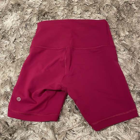 Lululemon wunder under 6 inch shorts - Picture 2 of 5